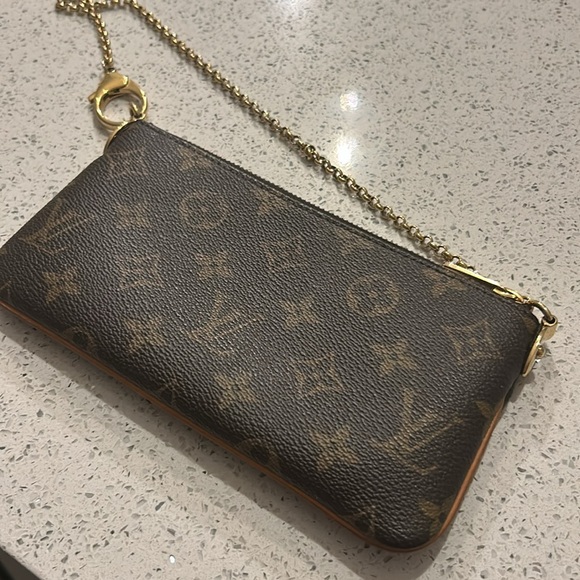 Louis Vuitton Milla Pochette Shoulder Bag - Picture 4 of 7